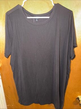 torrid Black Short Sleeve Crew Tee - Plus Size